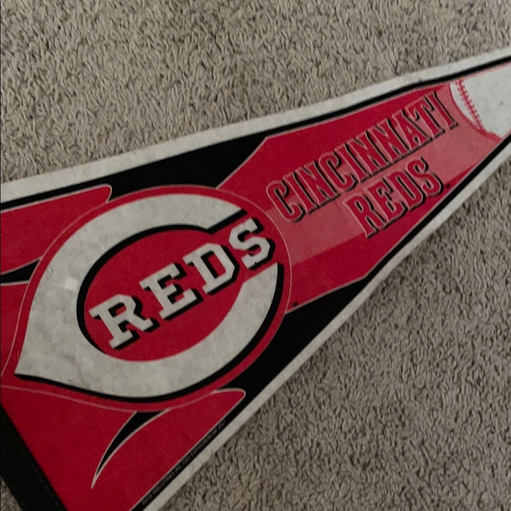 Cincinnati Reds Pennant - Picture 2 of 2